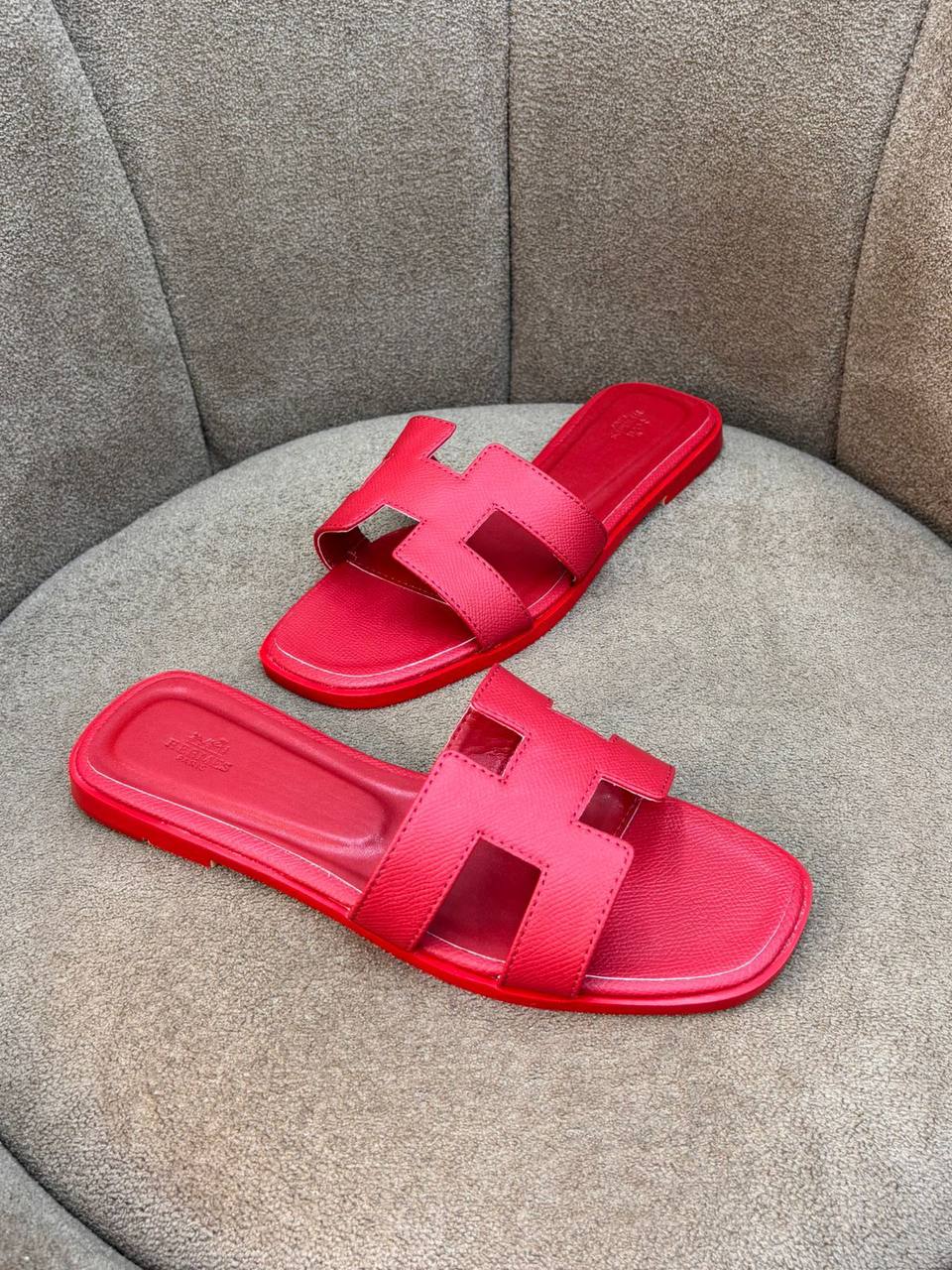 Hermes  
100 dhs💛
Size 36-42

Zain55
♥️♥️♥️