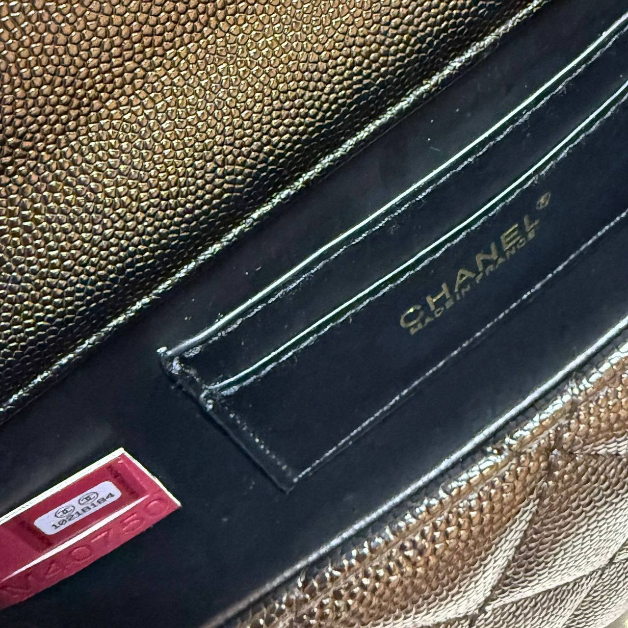 CHANEL 
 GOOD QUALITY 
WITH BOX 
🎁🎁🎁

100 dhs✅
SIZE : 22 cm

Zain295
♥️♥️♥️