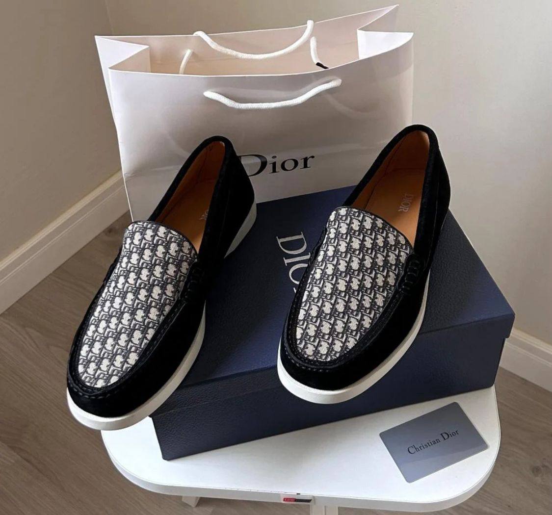 Dior

Size 40-45⚡️

180 dhs❣️

Zain183
♥️♥️♥️