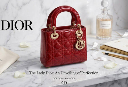 Dior
 -18 cm 
100 dhs✅

with box
🎁🎁🎁

Zain90
♥️♥️♥️