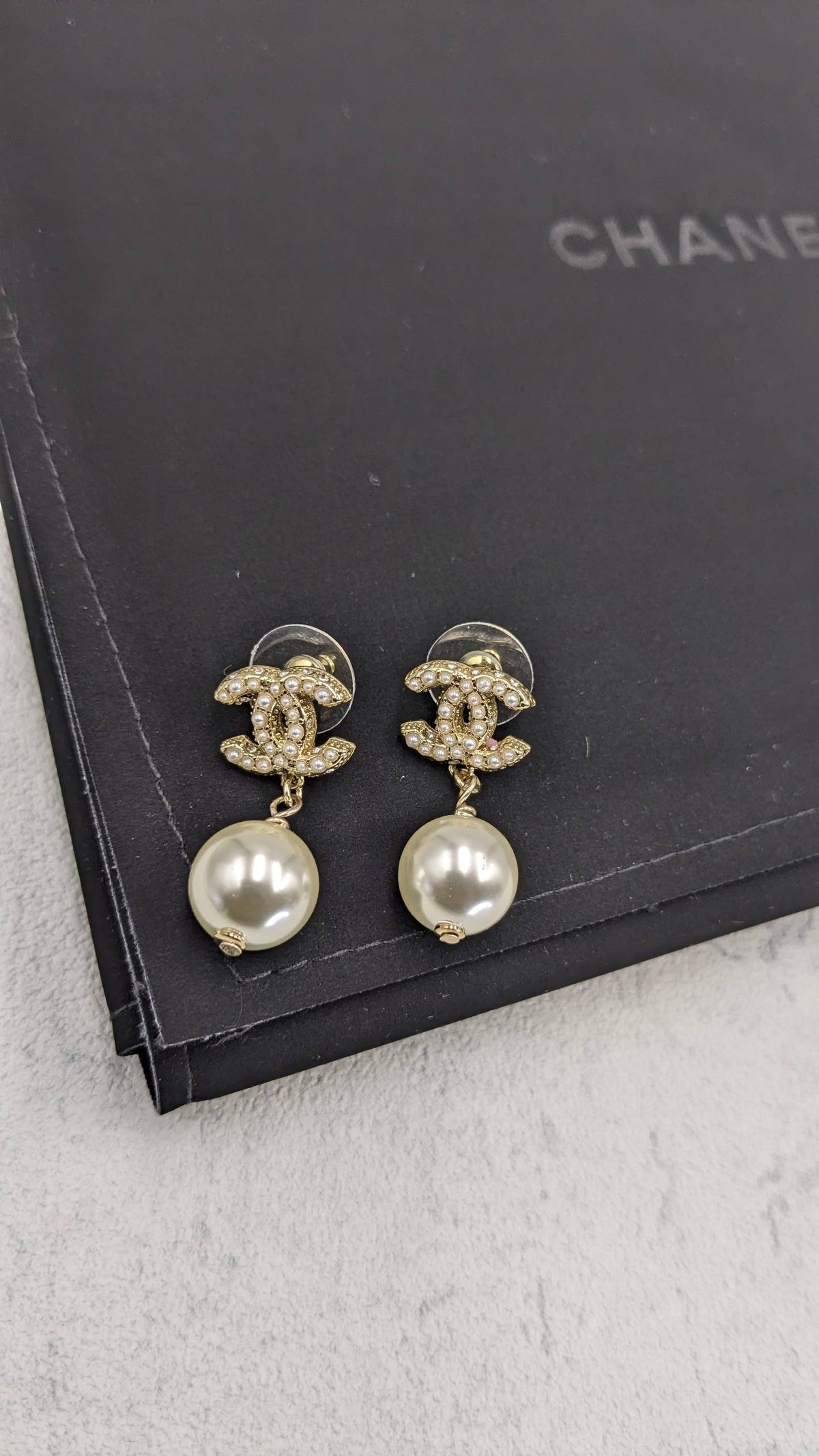 Chanel

Master Quality
Earrings

80 dhs🇦🇪🇦🇪 
With Normal Box🎁


100 dhs🇦🇪🇦🇪🇦🇪
with Master Box 🎁

Zain210
♥️♥️♥️
