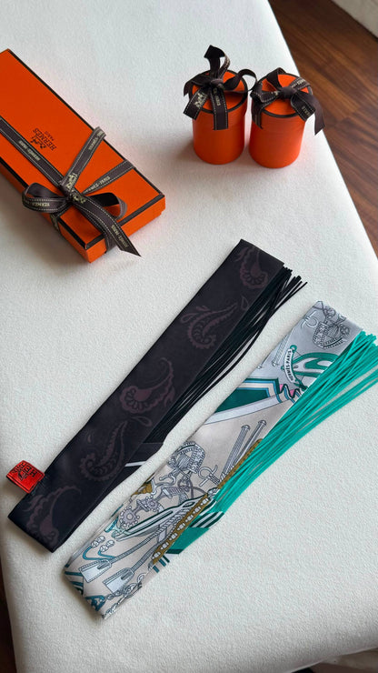 Hermes
*Twilly Scarf* 
*With orginal packing*  🎁
230 dhs✅
*VIP QUALITY*

Zain280
♥️♥️♥️