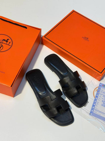 NEW CAME
HERMES SLIPPER
GOOD QUALITY
90 dhs🌺
Size 36 TO 41

Zain40
♥️♥️♥️