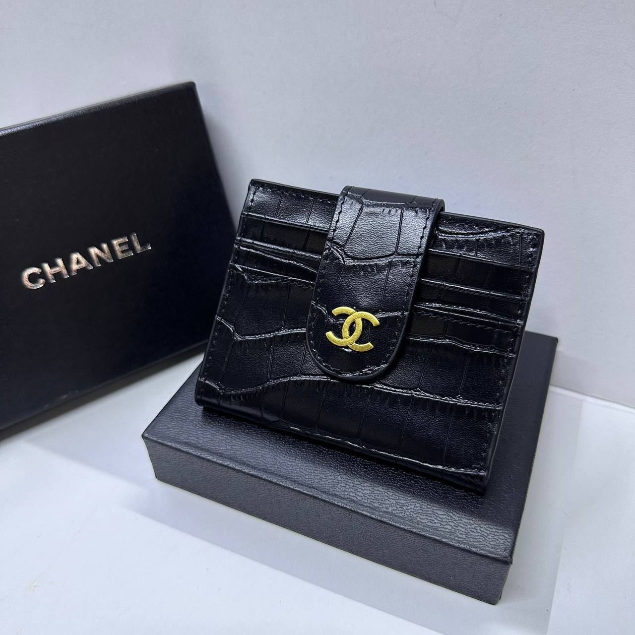 Wallet & Cardholder
 copy one 
with box 
🎁🎁🎁

55 dhs✅
leather 

Zain39
♥️♥️♥️