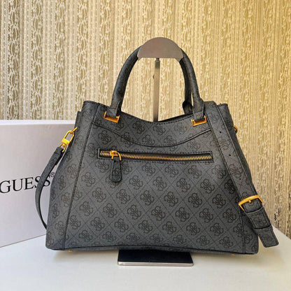 Guess tote
Size: 34 * 24 * 12 cm
95 dhs🪙💕

Zain115
♥️♥️♥️