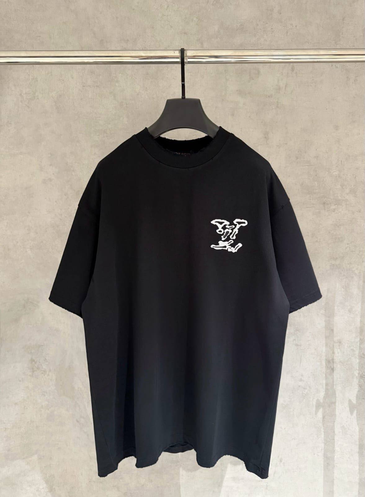 LOUIS VUITTON

Super Master quality

Sizes:S M L XL 2XL

300 dhs🇦🇪🇦🇪

Zain330
♥️♥️♥️