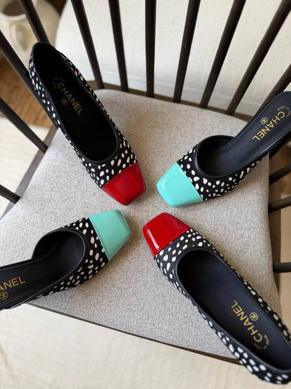 Chanel
𝑨𝑨𝑨 𝑸𝒖𝒂𝒍𝒊𝒕𝒚
𝑺𝒊𝒛𝒆 𝟑5 𝒕𝒐 𝟒2 
550 dhs✅

Zain81
♥️♥️♥️