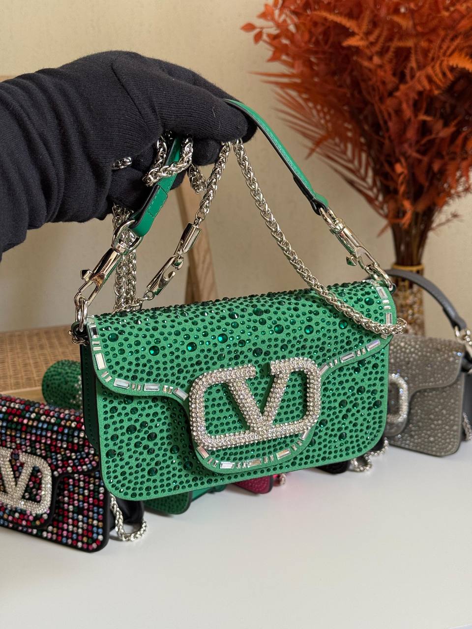 New Collection✨✨✨
VALENTINO
20cm
350 dhs🪙💚
Top quality 
With box🎁

Zain167
💚💚💚