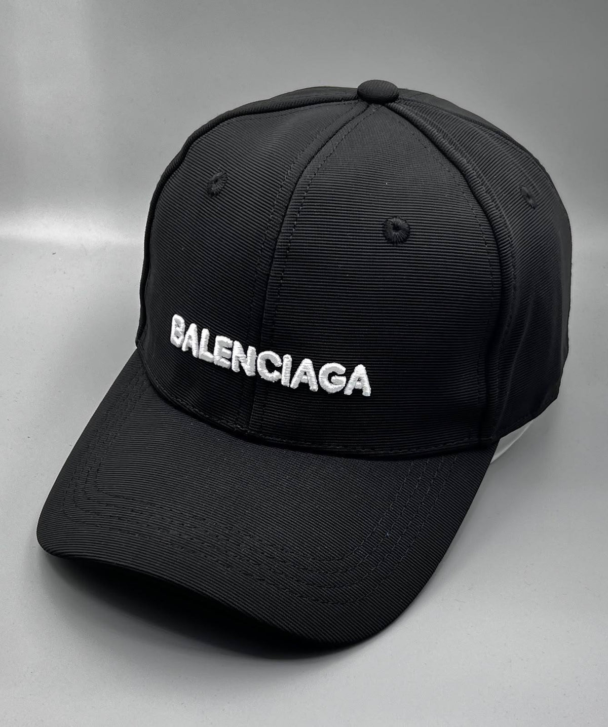 Caps

Gucci
LA
Balenciaga
Versace 
Balman
Dior
Dakley
Tommy


35 dhs🇦🇪🇦🇪

Zain182
♥️♥️♥️