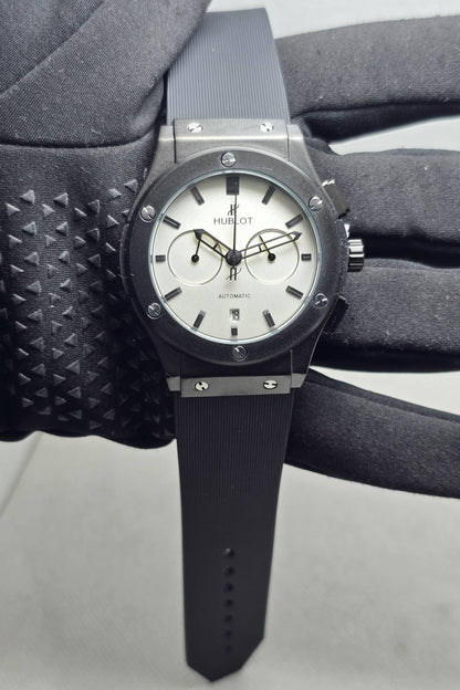 Hublot men
*Chronograph working*
90 dhs🗽

Zain29
♥️♥️♥️