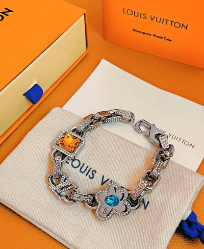 LV Bracelet

Super Master
100 dhs🇦🇪🇦🇪

With Full packing

Zain33
♥️♥️♥️