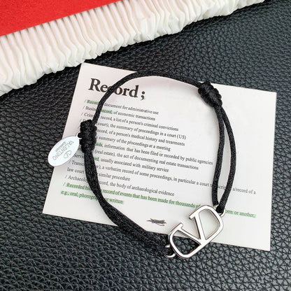 VALENTINO 
BRACELET
UNISEX
45 DHS🇦🇪🇦🇪 
WITH BOX AND PAPER BAG🎁🛍️

Zain89
♥️♥️♥️