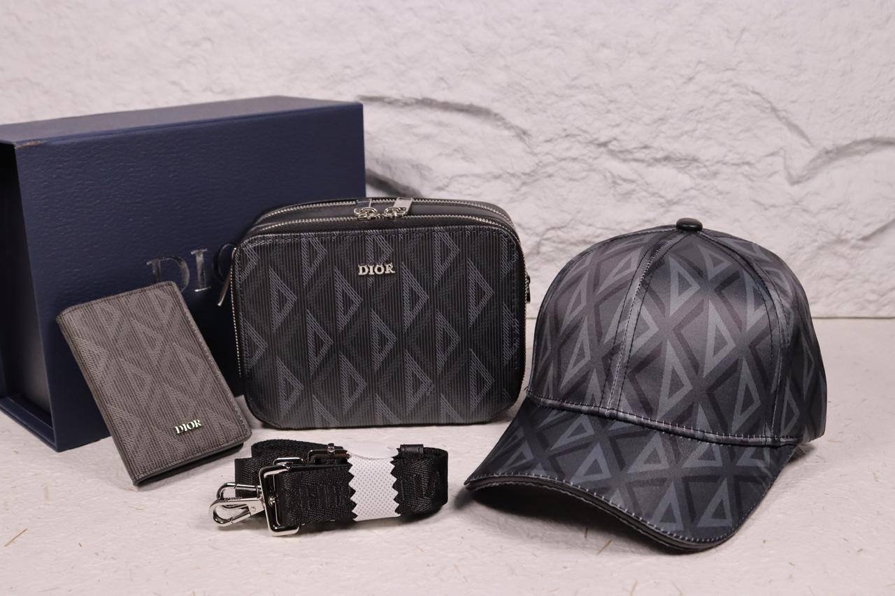Dior - Gucci - LV -  3in1
 Master
Set Price 
290 dhs🪙🌨️

Zain33
♥️♥️♥️