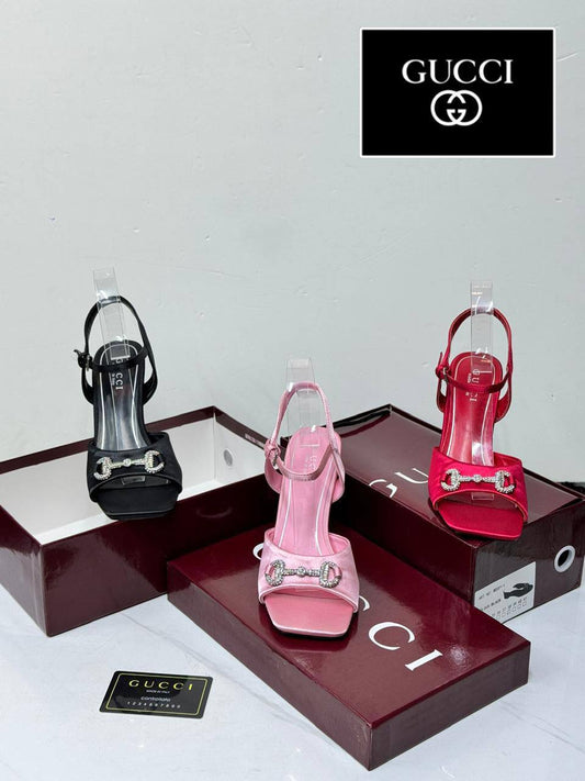 𝐆𝐔𝐂𝐂𝐈 𝟓𝐜𝐦
💯high quality
Size 36-37-38-39-40-41
110 dhs❤️

Zain86
♥️♥️♥️