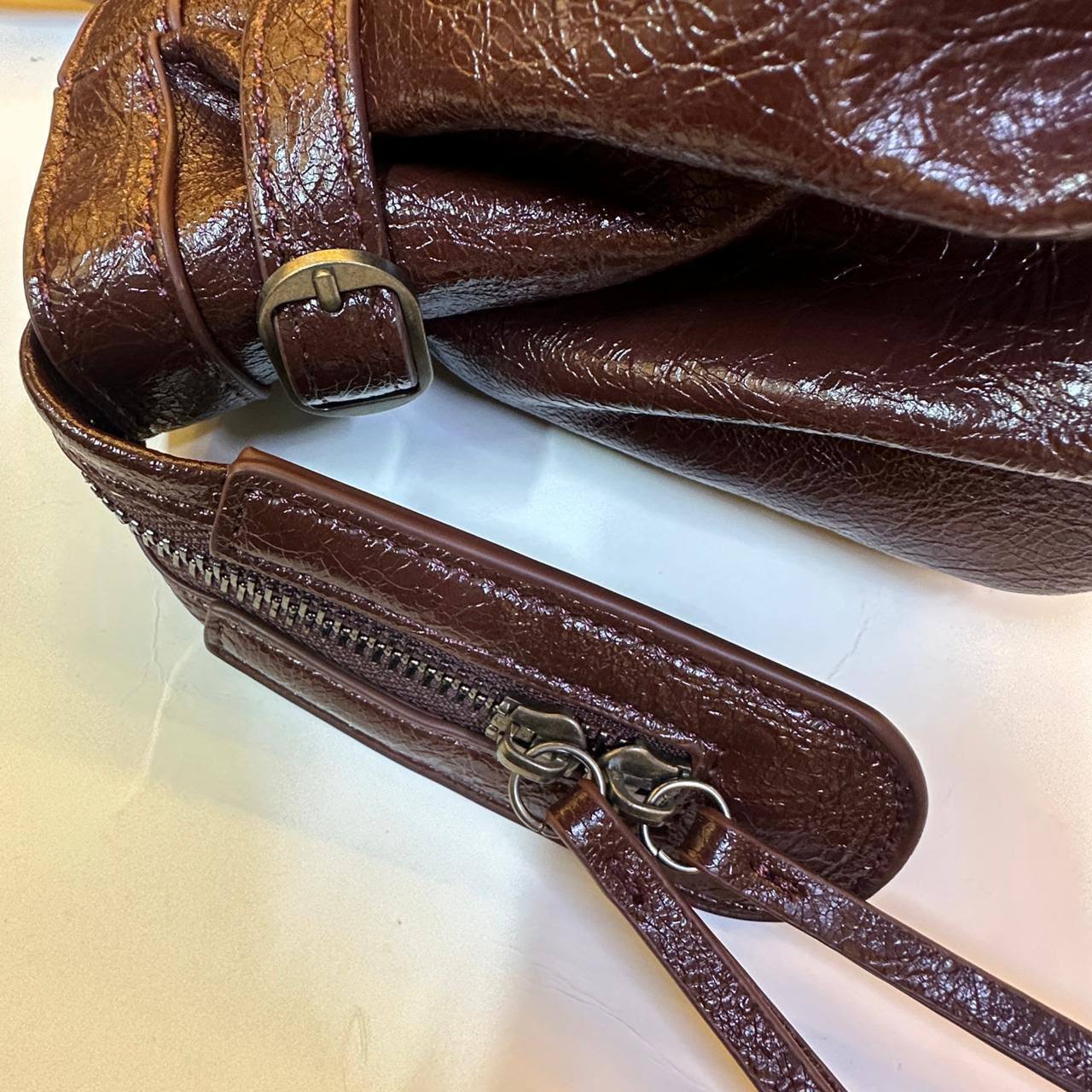 BALENCIAGA 
COPY ONE 
190 dhs🇦🇪🇦🇪

Zain295
♥️♥️♥️