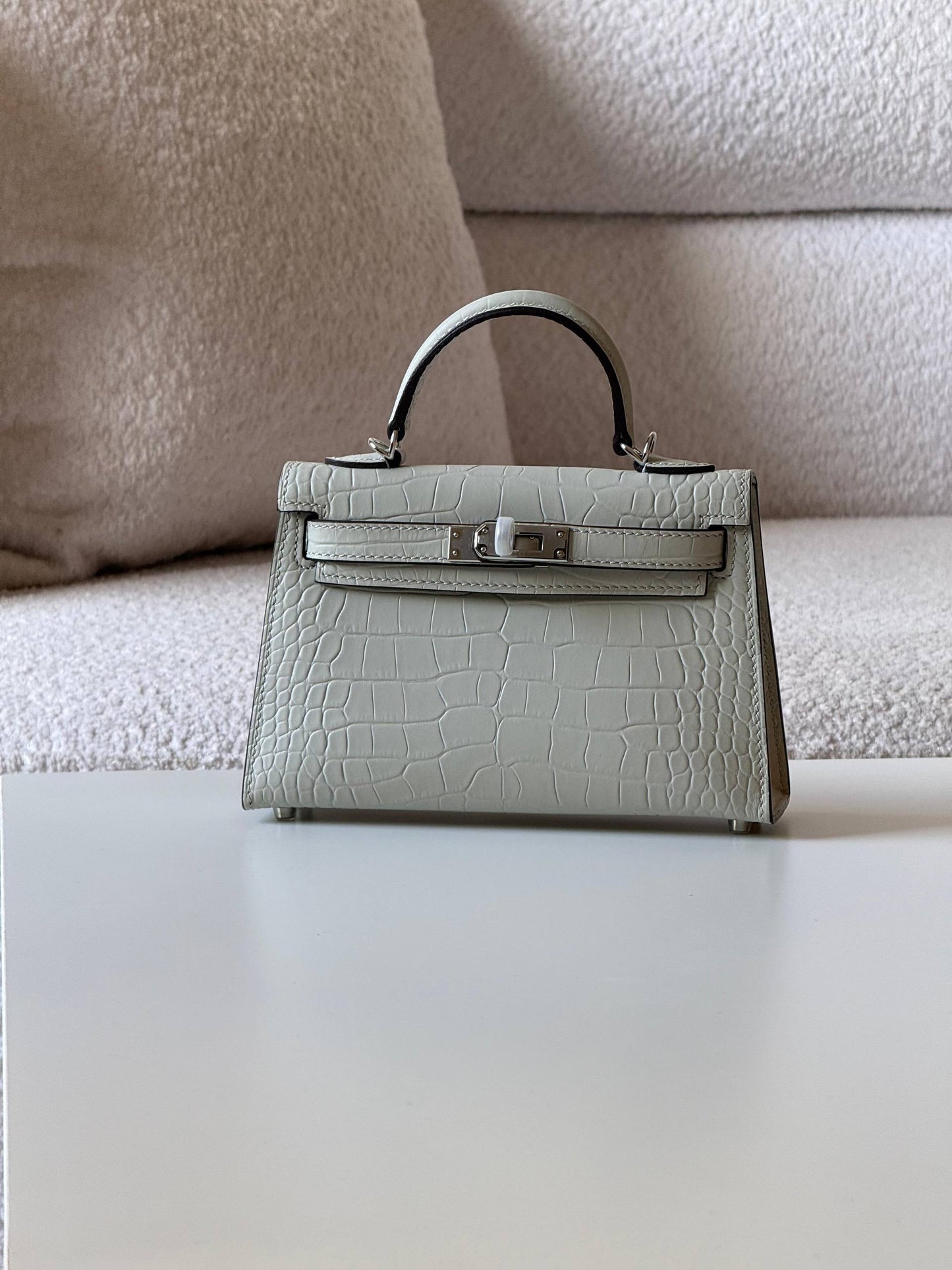 Hermes

minikelly 19cm💕

master quality😍

with box❤️
🎁🎁🎁

550 dhs❣️

Zain52
♥️♥️♥️