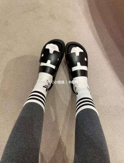 Hermes Ladies Slipper
Size:36 to 42
100 dhs🇦🇪❤️

Zain241
♥️♥️♥️