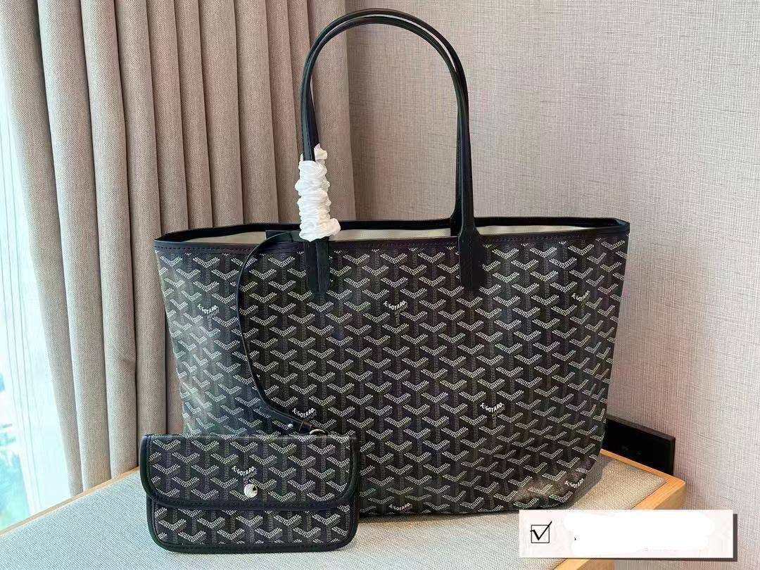 🌼 Goyard 
1️⃣ First quality 
Size : 46 * 27 cm
80 dhs✅

Zain115
♥️♥️♥️
