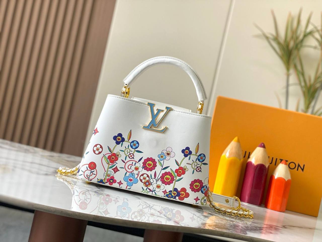 LV 
Master 
370 dhs💓

Zain228
♥️♥️♥️
