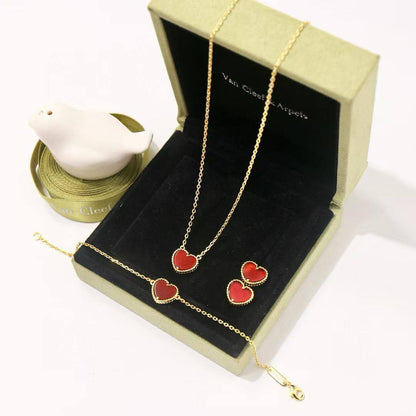 VCA SET❤️‍🔥*
Necklace 🦋
Earring🤯
Bracelet 💥
Master quality 💯
With normal boxes 📦 
110 dhs🪙💚
With master box 🗃️ 
140 dhs🪙💚

Zain216
♥️♥️♥️