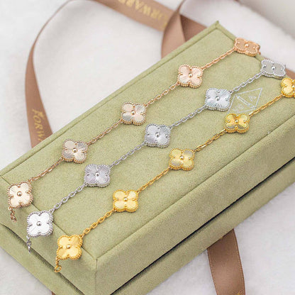VCA
BRACELET 
*Master*🍃💕
With normal box 🎁
55 dhs❣️

Zain263
♥️♥️♥️