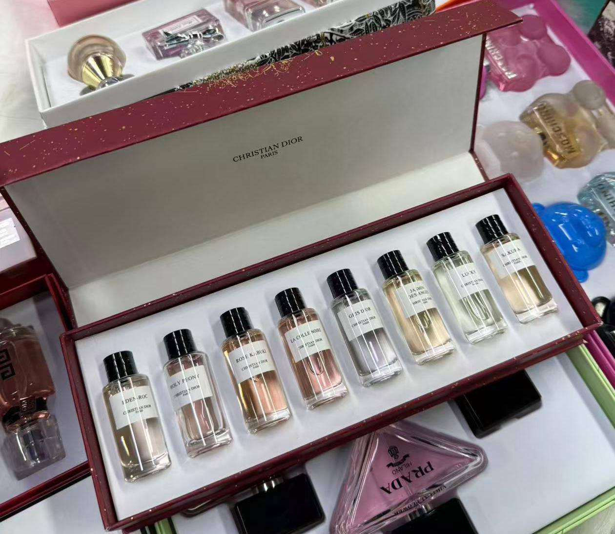 Dior Set
90 dhs✅

Zain64
♥️♥️♥️