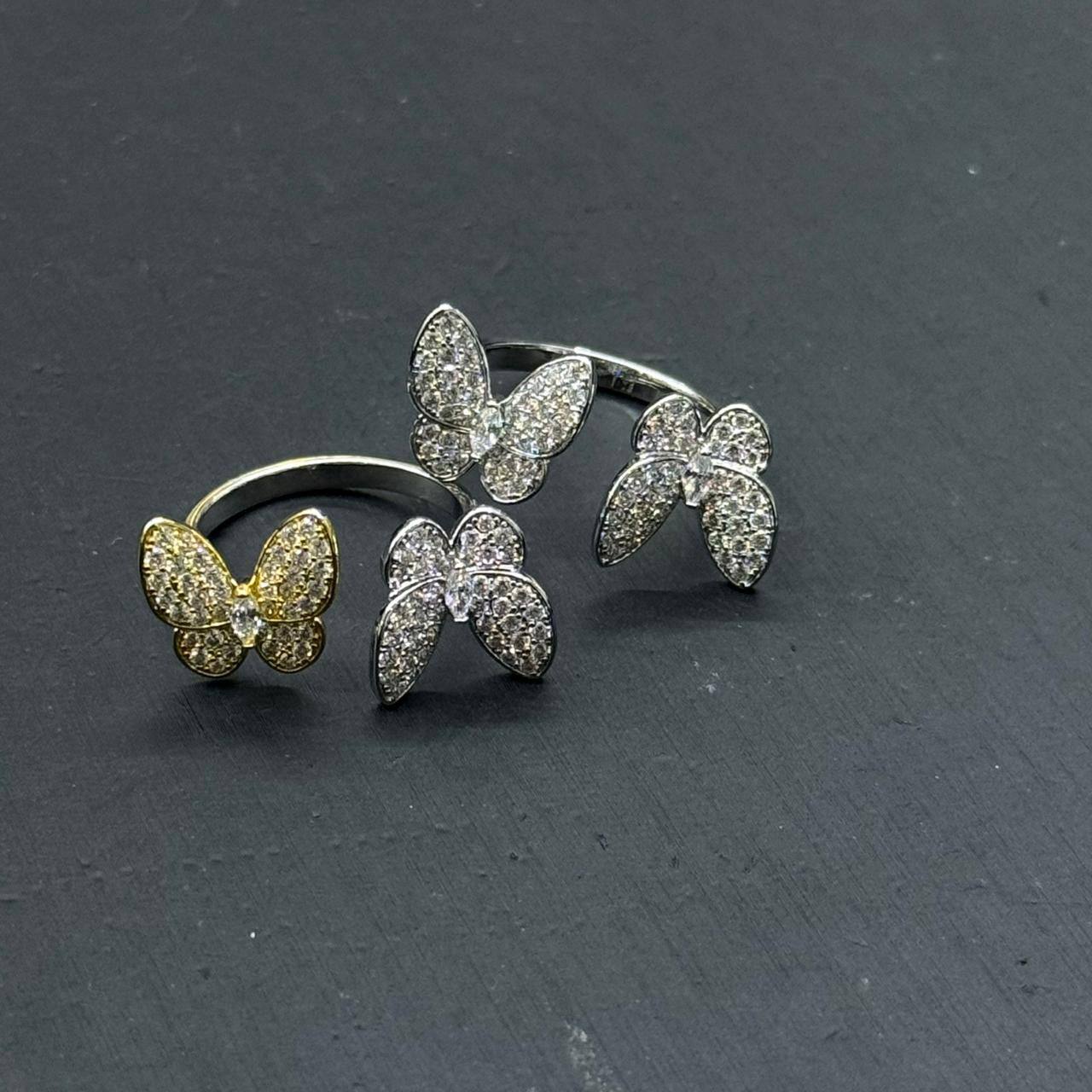 Fashion Ring 💍* 
Adjustable 
Offer price 
Available more design 
30 dhs🪙💚 normal box 📦

Zain48
♥️♥️♥️