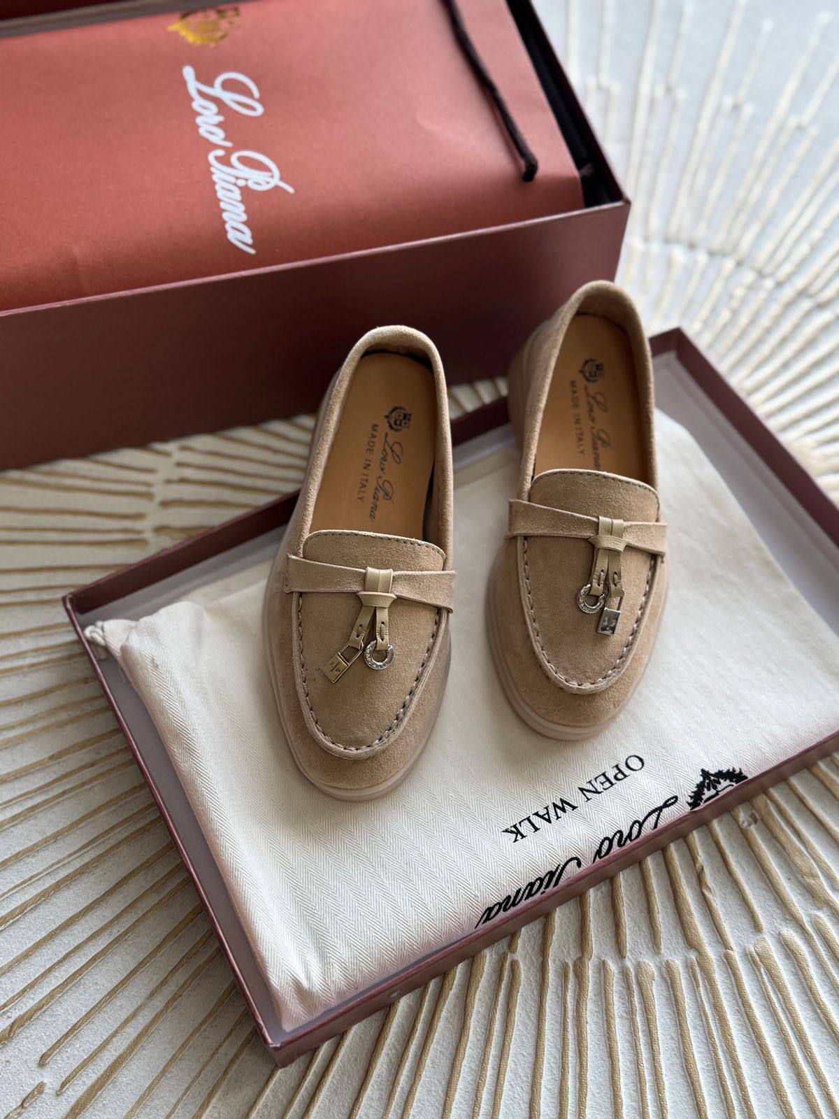Loro Piana 
 Super master quality 😍
Size:24To 34
350 dhs🌺

Zain261
♥️♥️♥️