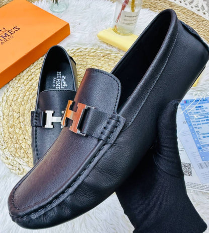 LV - Gucci - Fendi - Armani
High quality 
size 40-46 
250 dhs🪙
Master

Zain132
♥️♥️♥️