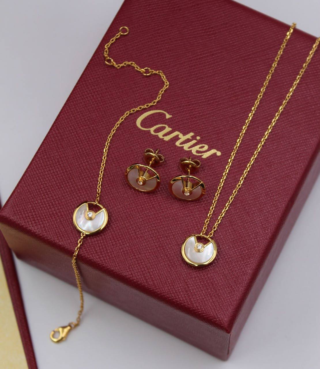 *Cartier 😍*
Necklace 🦋
Earring❤️‍🔥
Bracelet ✨
Master quality 💯
With normal boxes 🗃️ 
150 DHS🇦🇪🇦🇪🇦🇪

With master box 📦 
180 DHS🇦🇪🇦🇪🇦🇪

Zain216
♥️♥️♥️