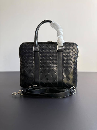 Bottega
Super Master Quality
For Price 👇 WhatsApp✅
0568585901 
0507557372
0552275751 Owner Zain 👌

Zain340
♥️♥️♥️