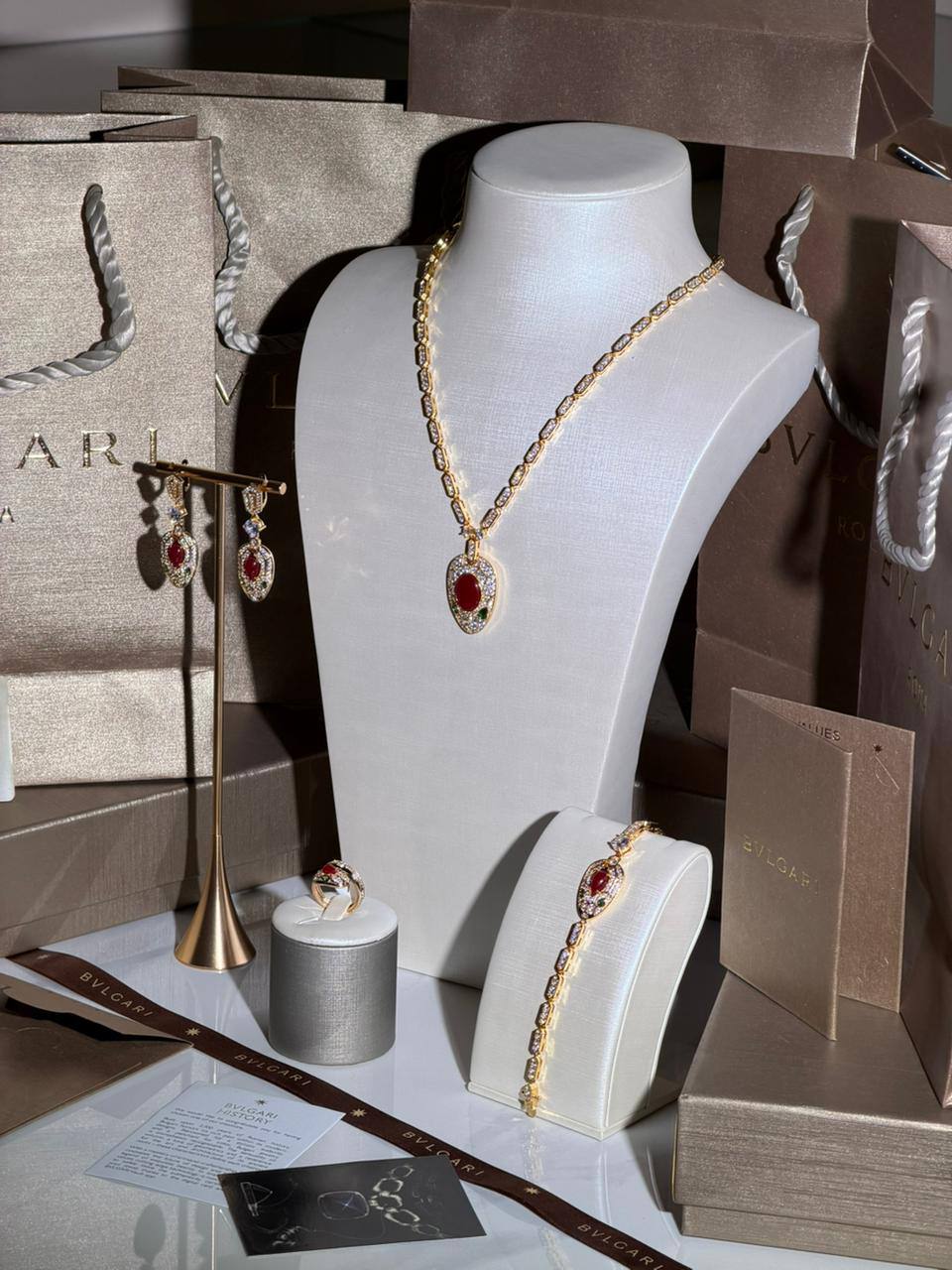 BVlGARI
New Collection 😍
Quality: Super Master 
Non -Tarnish color
For Price 👇 WTSP Text Zain 0568585901

Zain268
♥️♥️♥️