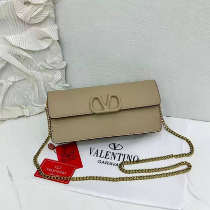 VALENTINO 

NEW CANE 
GOOD QUALITY 

BIG SIZE 
WITH BOX 
115 dhs🇦🇪🇦🇪

Zain295
♥️♥️♥️