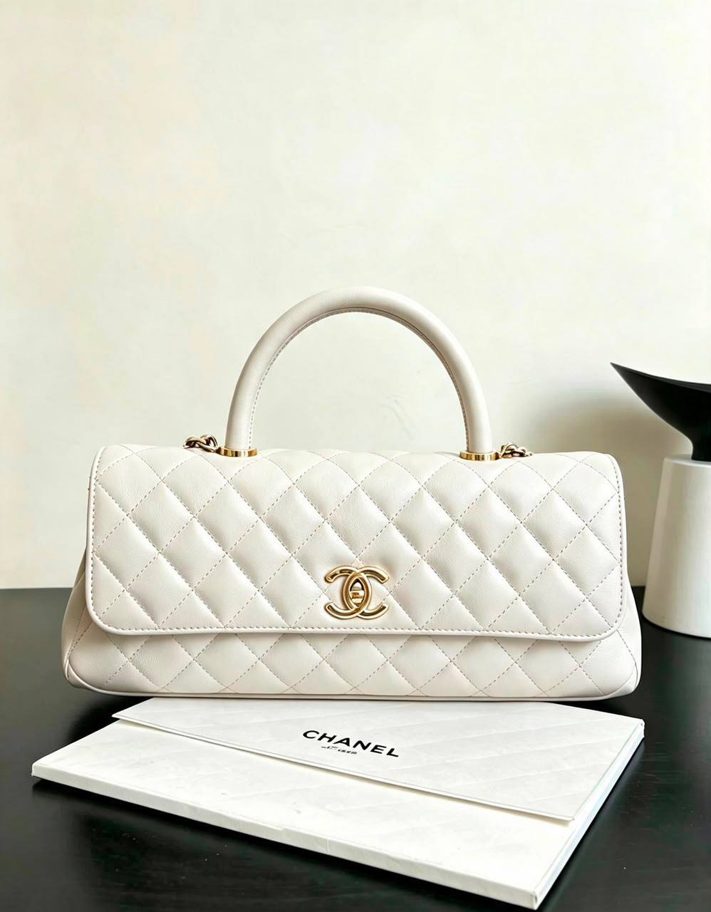 Chanel
130 dhs🇦🇪🇦🇪
size：26cm 
High-quality with box

Zain35
♥️♥️♥️