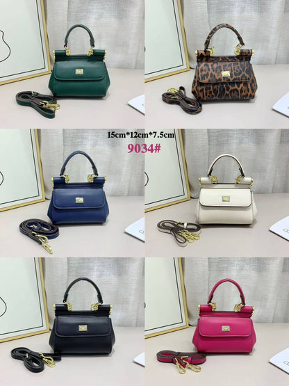 D&G
new came good quality 

with box 🎁🎁🎁

90 dhs🇦🇪

Zain39
♥️♥️♥️