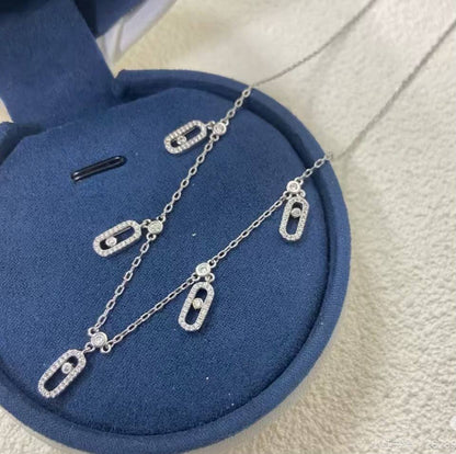 Messika ❤️‍🔥*
Necklace 💥
Master quality 💯
With normal boxes 🗃️ 
55 dhs💛
With master box 📦 
90 dhs💛

Zain216
