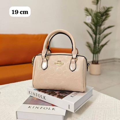 Coach

80 dhs✅

With box
🎁🎁🎁

Zain219
♥️♥️♥️