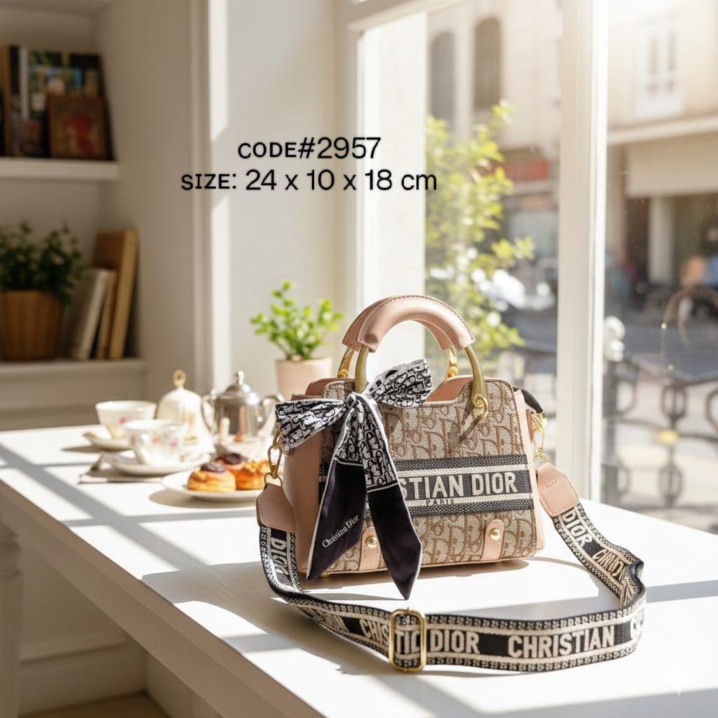CHRISTIAN DIOR
ᴛᴏᴘ ʜᴀɴᴅ ʙᴀɢ
ᴄᴀɴᴠᴀs & ʟᴇᴀᴛʜᴇʀ ᴍᴀᴛᴇʀɪᴀʟ
ᴢɪᴘᴘᴇʀ ᴛʏᴘᴇ ɢᴏʟᴅ ʜᴀʀᴅᴡᴀʀᴇ
ᴡɪᴛʜ ʟᴏɴɢ sᴛʀᴀᴘ
sɪᴢᴇ : 24 cm
ᴡɪᴛʜ BOX
🎁🎁🎁
75 dhs🪙🌨️

Zain31
♥️♥️♥️