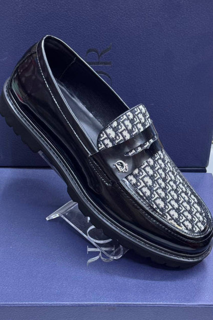 LV - Dior 
Size 40-45⚡️
320 dhs❤️
Master🤩

Zain183
♥️♥️♥️