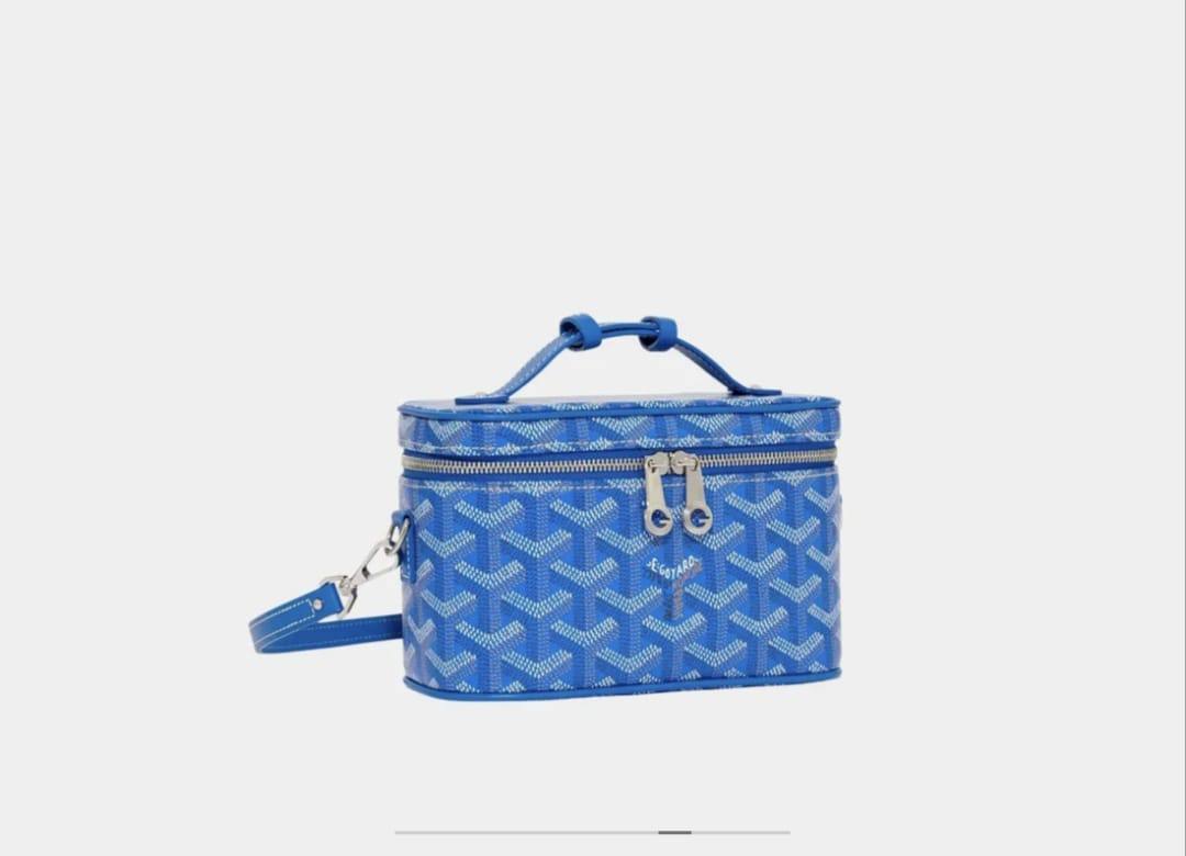 Goyard
with box
100 dhs💛

Zain143
♥️♥️♥️