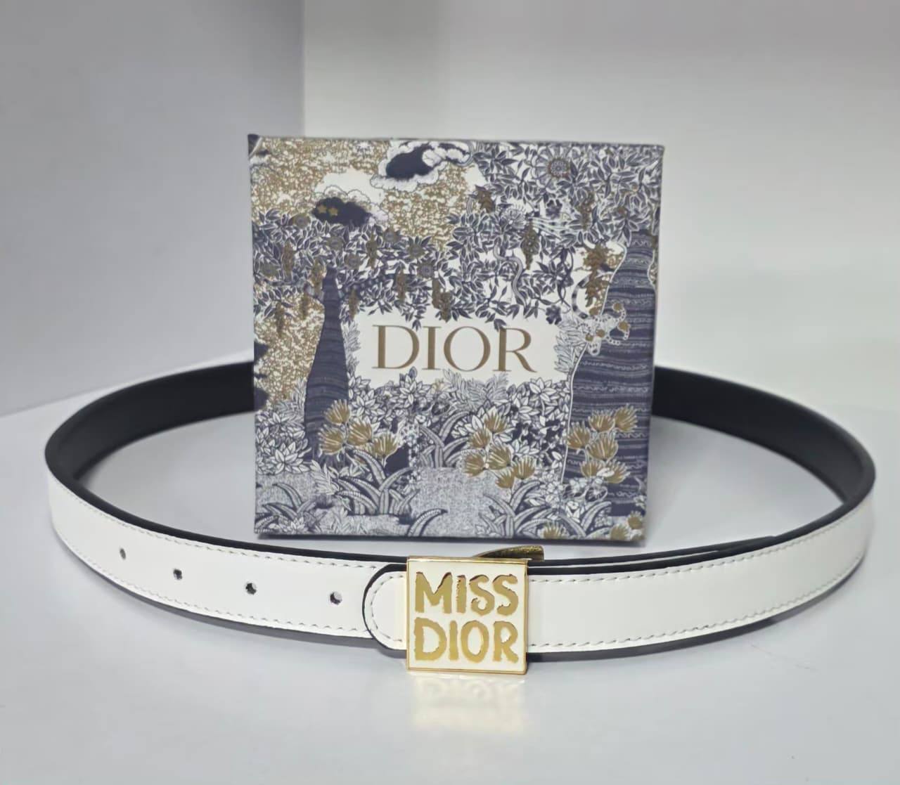Ladies belts 
with box 
35 dhs💛

Zain232
♥️♥️♥️