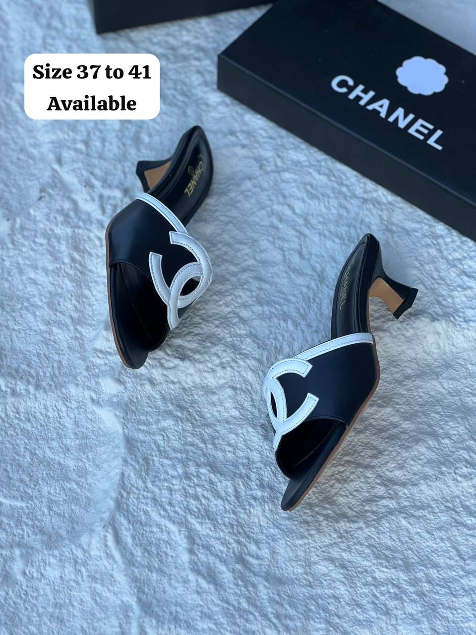 CHANEL
SIZE 36-41
110 dhs💓

Zain21
♥️♥️♥️