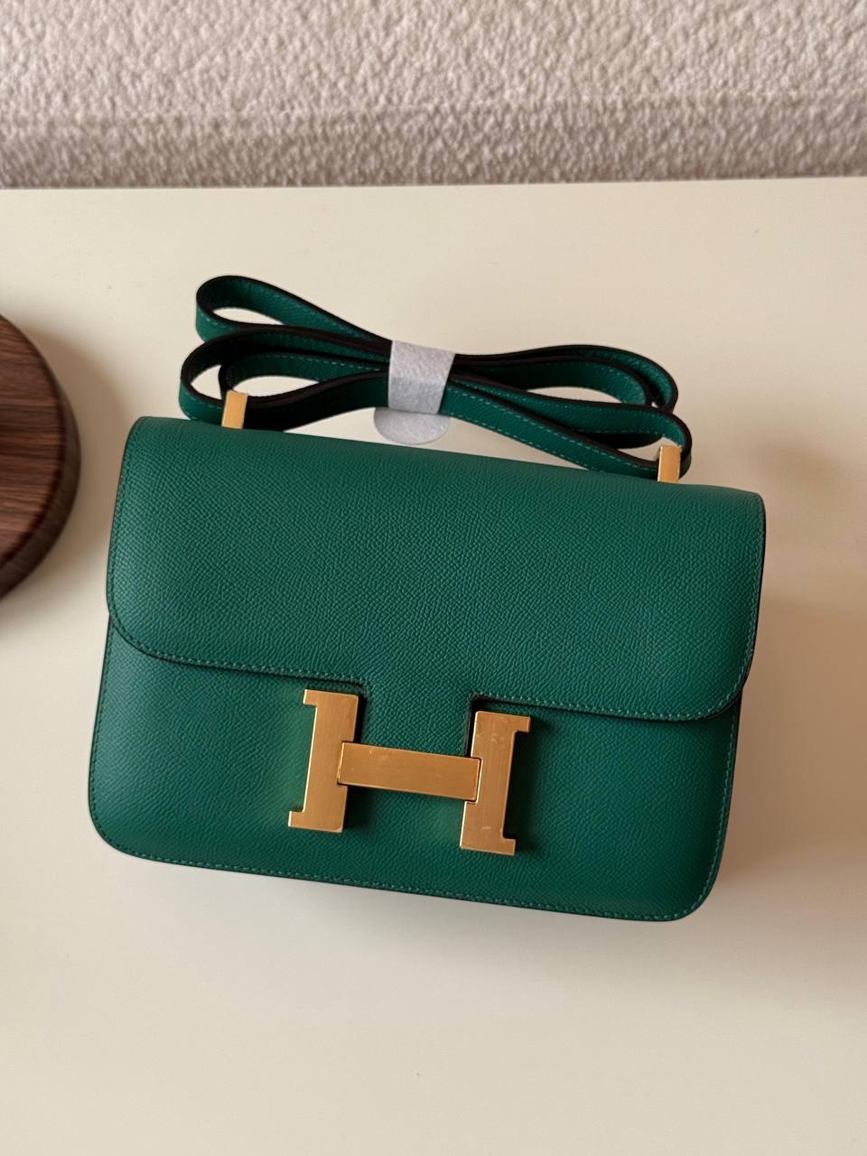 Hermes
 constance 23cm Master quality ✅with box📦
360 dhs✅

Zain51
♥️♥️♥️