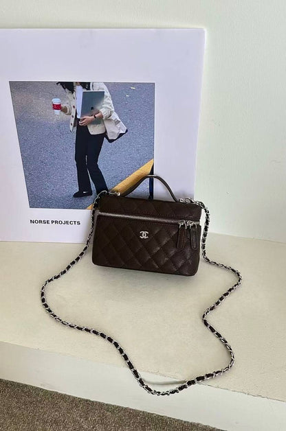 Chanel
withbox 
100 dhs💛

Zain143
♥️♥️♥️