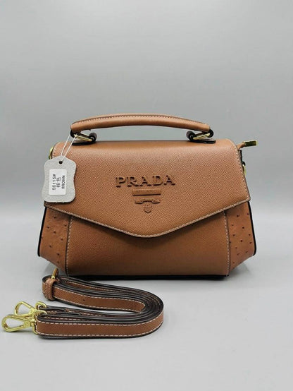 Prada

110 dhs🇦🇪🇦🇪
With Box

Zain50
♥️♥️♥️