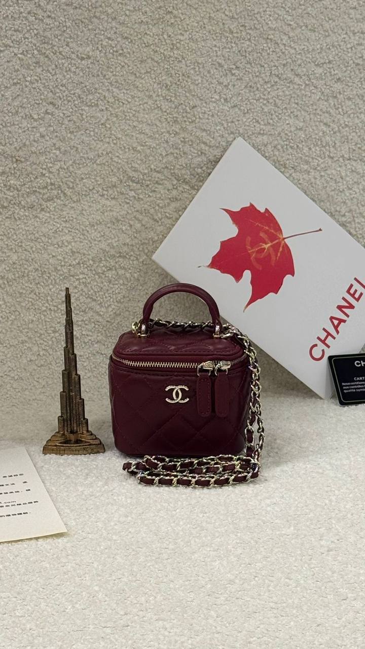 Chanel 
Master
  Micro Size Box🎁
230 dhs✅

Zain131
♥️♥️♥️