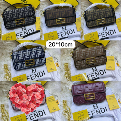 🌟Fendi Small baguette
1️⃣First quality +🎁
Size : 20 * 10 cm
85 dhs🪙🌨️
with box🎁

Zain115
♥️♥️♥️
