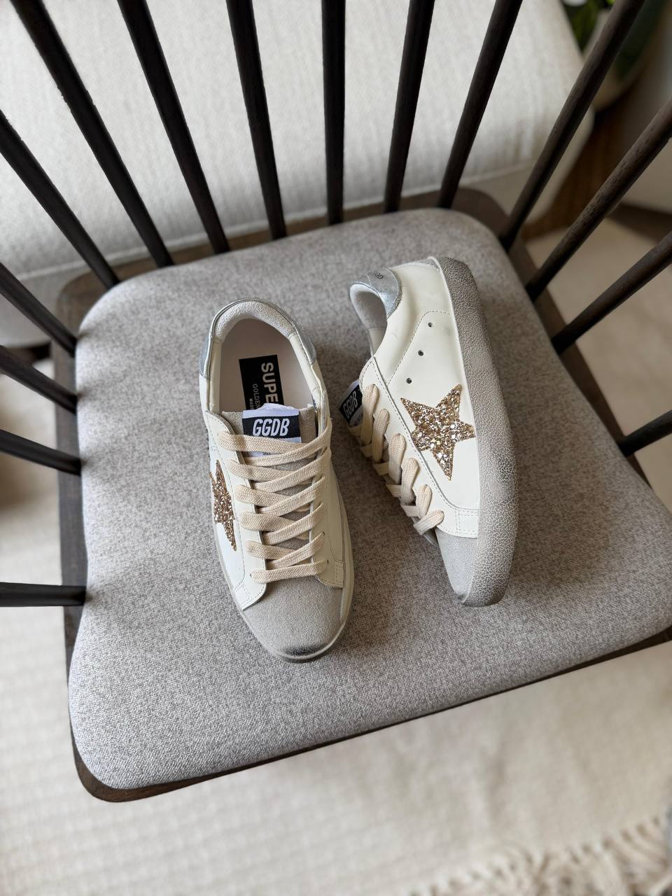 Golden Goose
𝑮𝑶𝑳𝑫𝑬𝑵 𝑮𝑶𝑶𝑺𝑬
𝑨𝑨𝑨 𝑸𝒖𝒂𝒍𝒊𝒕𝒚
𝑺𝒊𝒛𝒆 𝟑5 𝒕𝒐 𝟒2 
450 dhs✅

Zain81
♥️♥️♥️