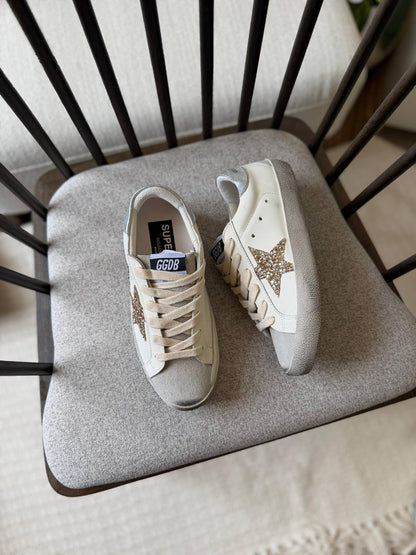 Golden Goose
𝑮𝑶𝑳𝑫𝑬𝑵 𝑮𝑶𝑶𝑺𝑬
𝑨𝑨𝑨 𝑸𝒖𝒂𝒍𝒊𝒕𝒚
𝑺𝒊𝒛𝒆 𝟑5 𝒕𝒐 𝟒2 
450 dhs✅

Zain81
♥️♥️♥️