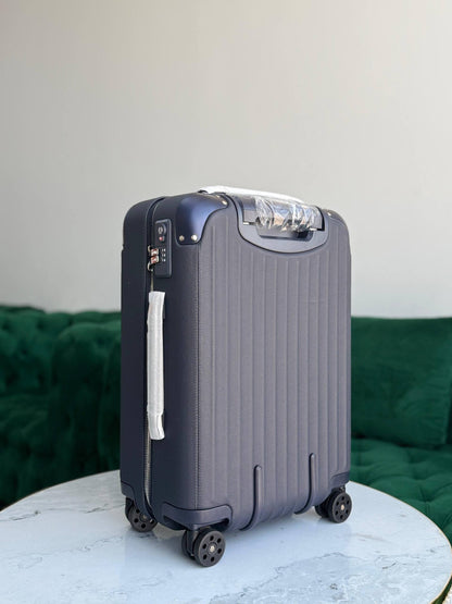 Rimowa full leather 💥💎
Size: cabin 💥
Available super master quality 💎✨
For Price 👇 WhatsApp✅
0568585901 
0507557372
0552275751 Owner Zain 👌

Zain283
♥️♥️♥️